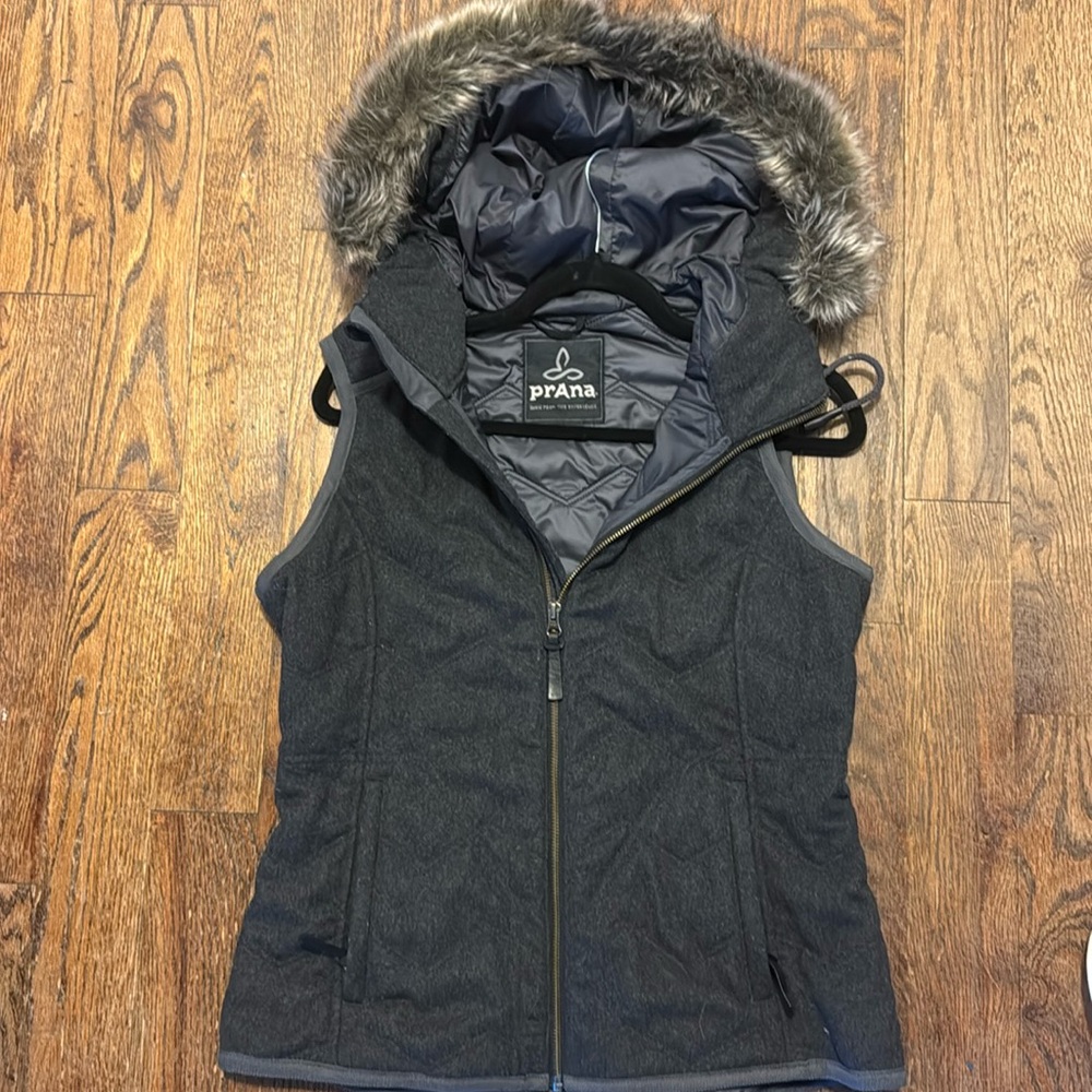 Prana hooded vest